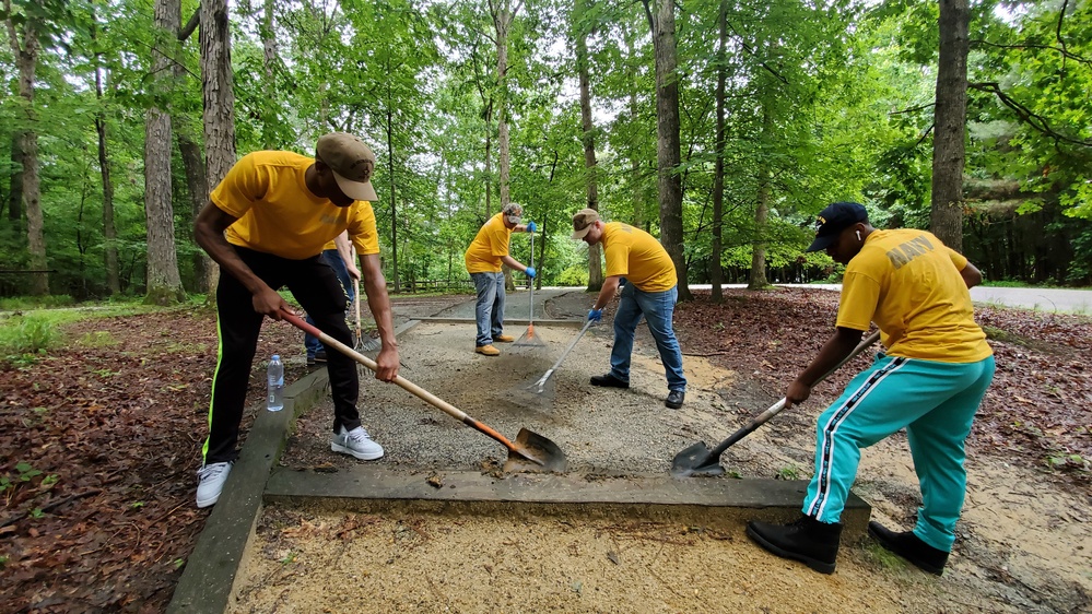 Sailors Clean Trail