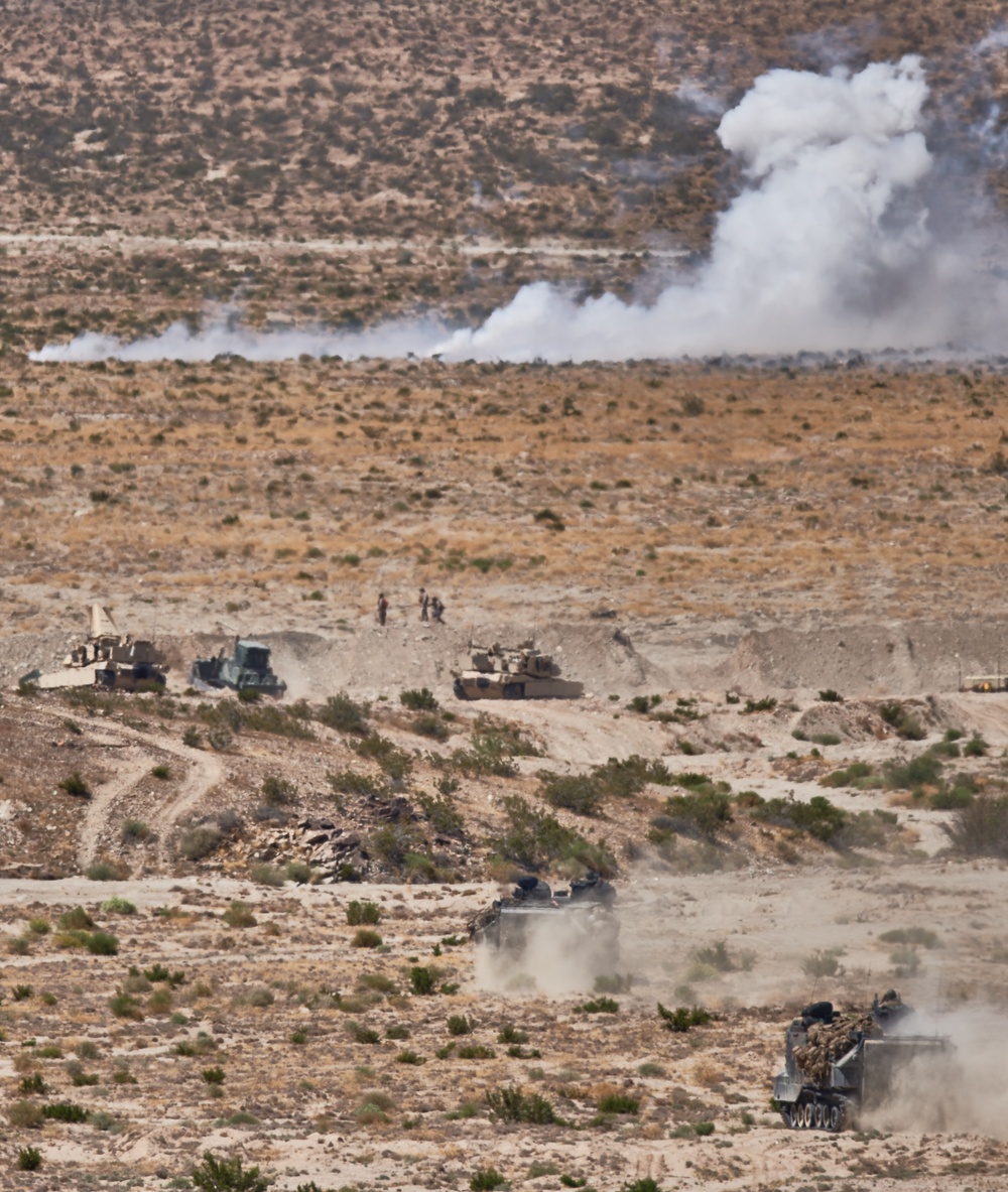 Reserve Marines conduct mechanized assault course at ITX 4-19