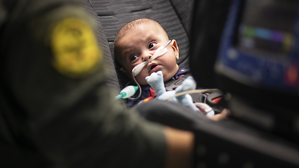 Mother, baby flown safely home after 7 months in ICU