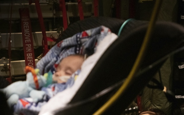 Mother, baby flown safely home after 7 months in ICU