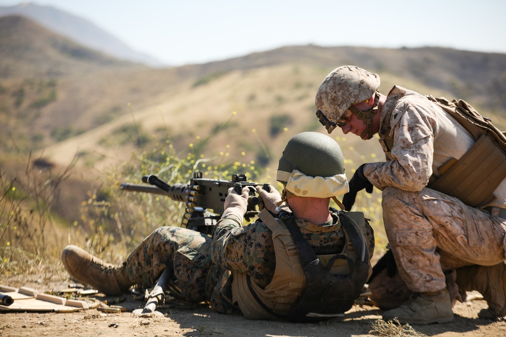 1st LAR, midshipmen conduct weapon familiarization during CORTRAMID