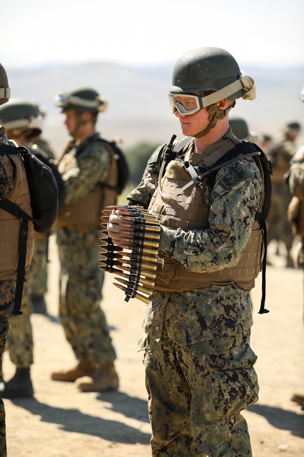 1st LAR, midshipmen conduct weapon familiarization during CORTRAMID