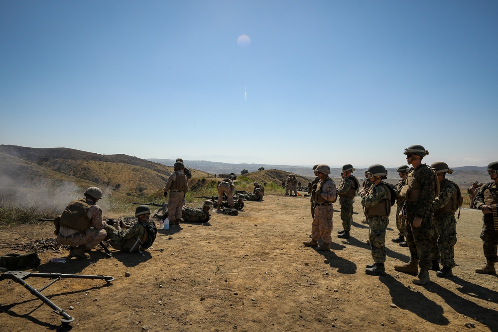 1st LAR, midshipmen conduct weapon familiarization during CORTRAMID