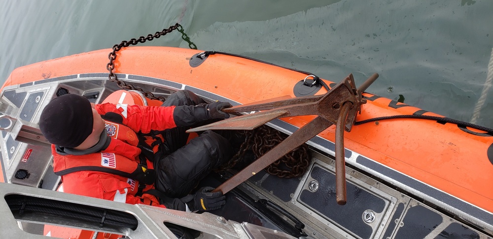 Bailey Barco crew assists mariners with submerged vessel near Mitkof Island, Alaska