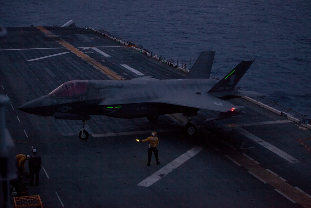 31st MEU Marines practice tactical air control capabilities aboard USS Wasp