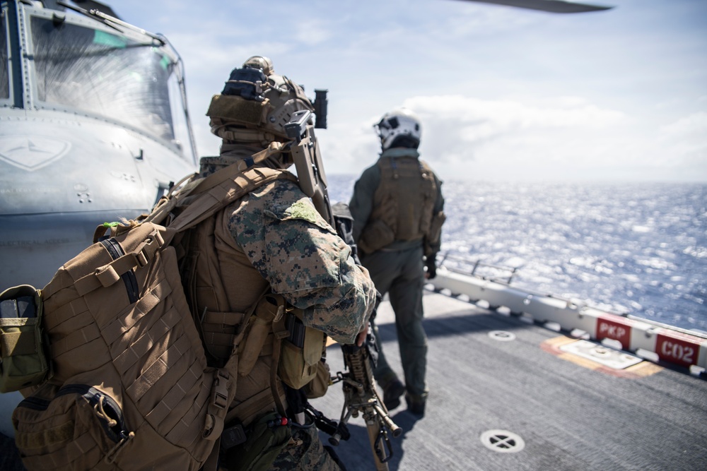 DVIDS - Images - 31st MEU Reconnaissance Marine prepares for VBSS ...