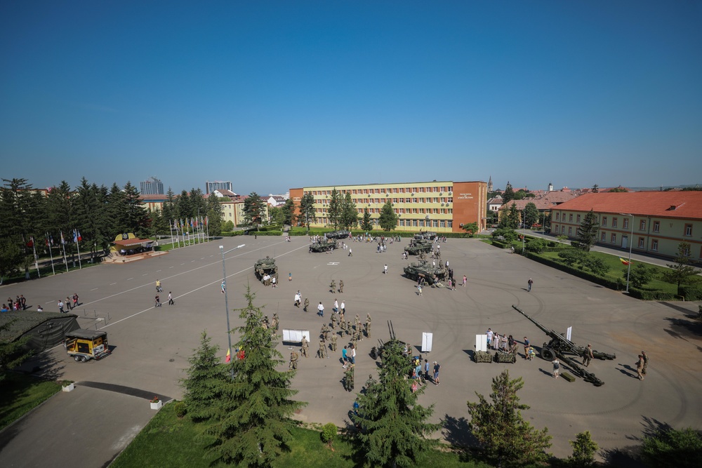 2CR Soldiers strengthen relations in Romania