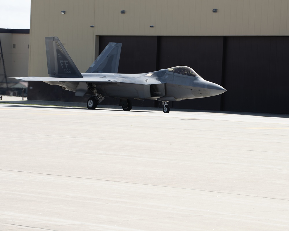 F-22 Raptor taxis at Whiteman AFB