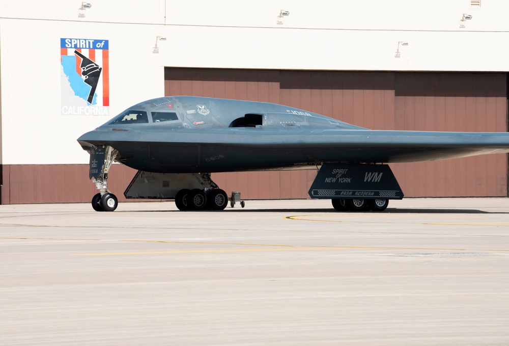 B-2 Stealth Bomber taxis at Whiteman AFB