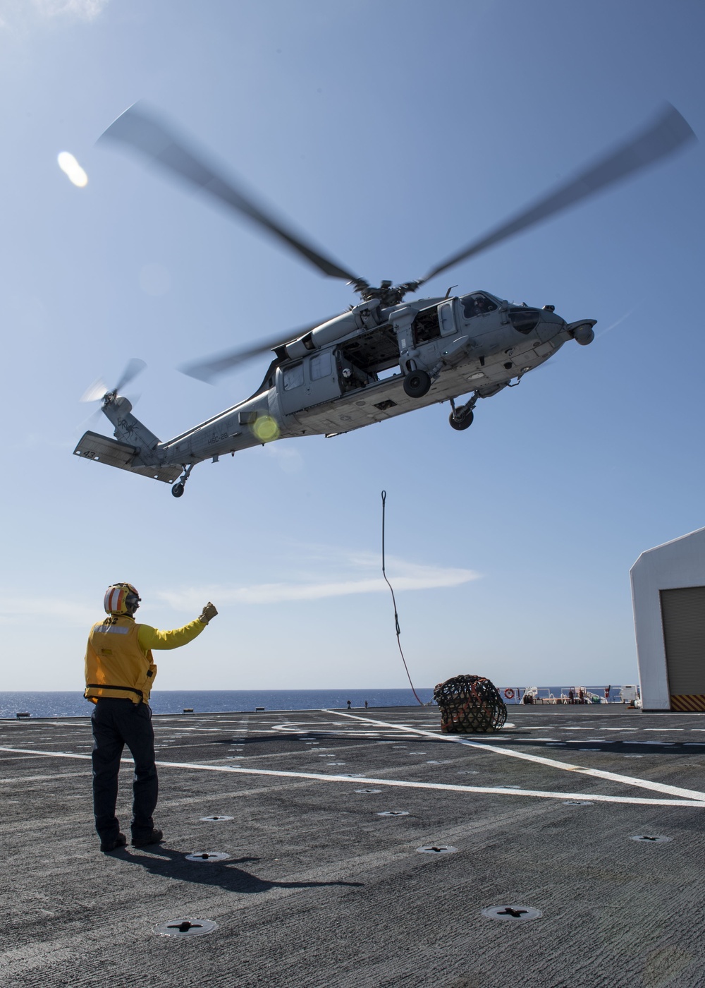 USNS Comfort Conducts Vertical Replenishment