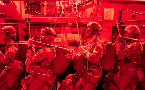 Hundreds airdropped into Romania for exercise Swift Response 19