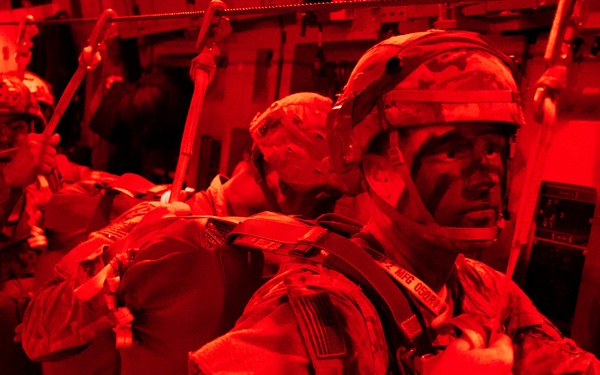 Hundreds airdropped into Romania for exercise Swift Response 19