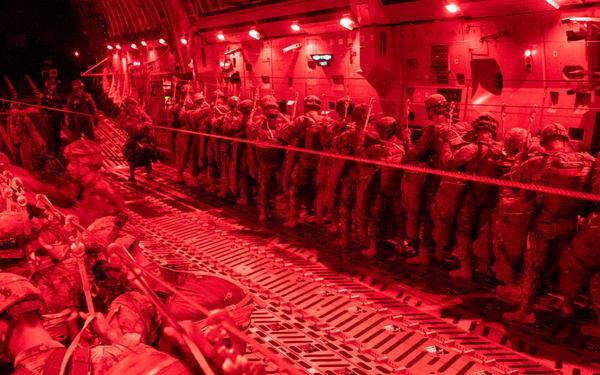 Hundreds airdropped into Romania for exercise Swift Response 19