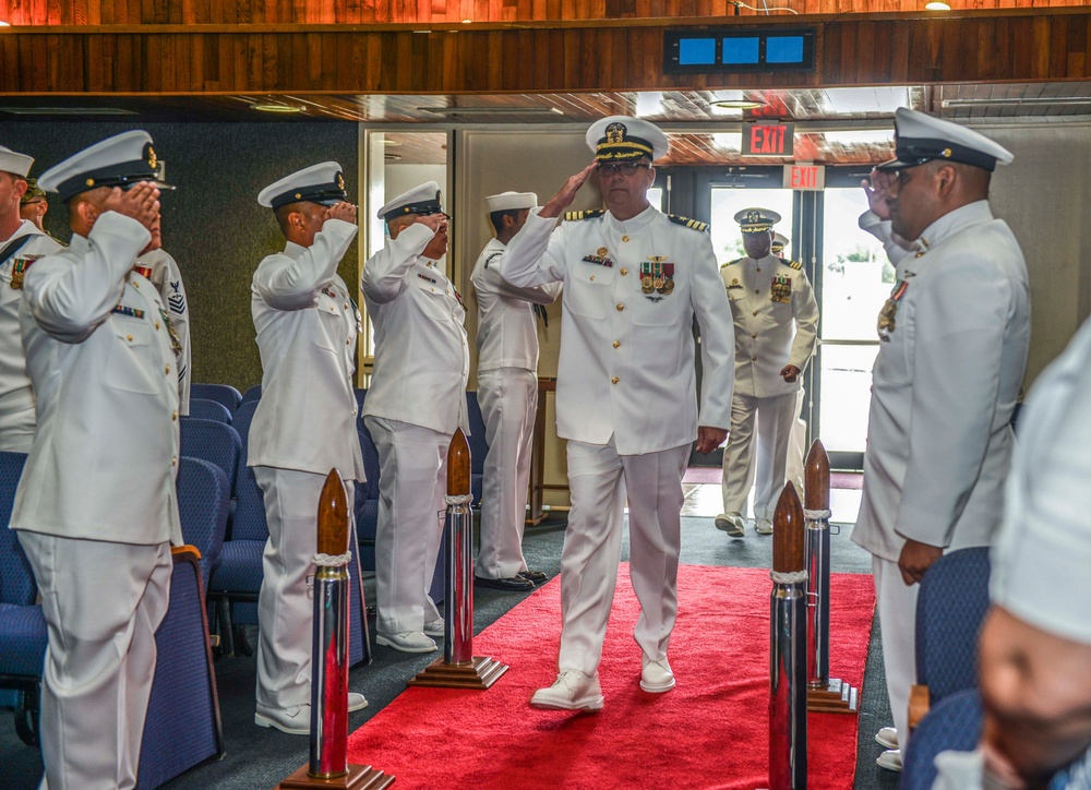 NAWMU-1 Sailors Welcome New Commanding Officer