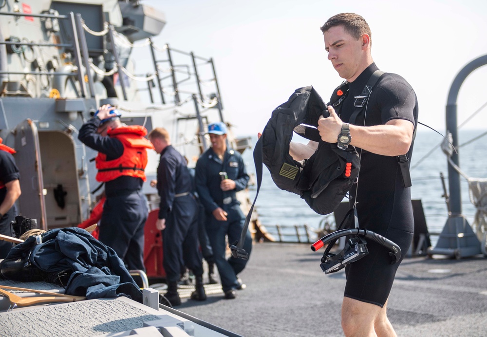 USS Curtis Wilbur Conducts Man Overboard Drill