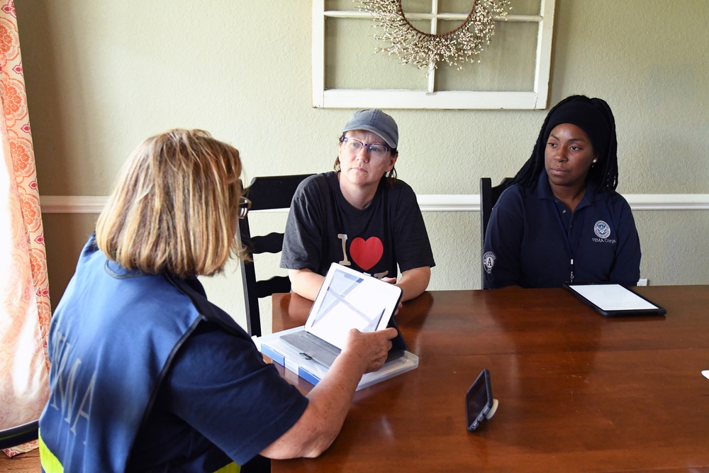 Disaster Survivor Assistance Teams and FEMA Corps Register a Resident in Lavaca, Arkansas Impacted by Recent Flooding