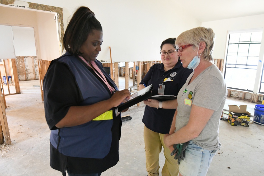 FEMA Disaster Assistance Teams Register A Resident Impacted by Recent Flooding