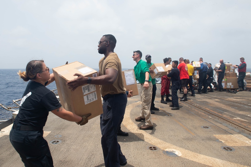 USS Leyte Gulf Goes Underway for Deployment