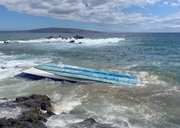 Coast Guard responds to capsized vessel off Wailea, Maui