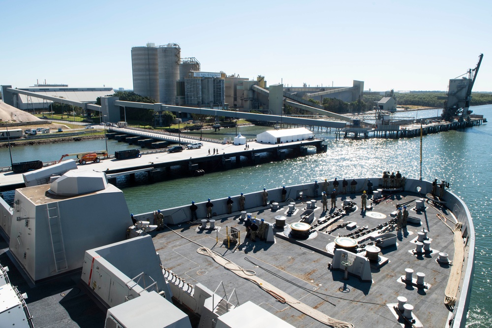 USS Green Bay (LPD 20) Arrives in Brisbane, Australia