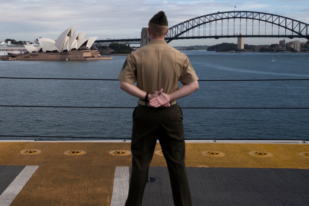 Marines, Sailors man the rails aboard USS Wasp into Sydney