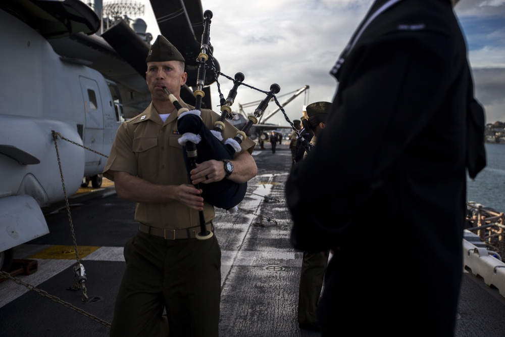 Marines, Sailors man the rails aboard USS Wasp into Sydney