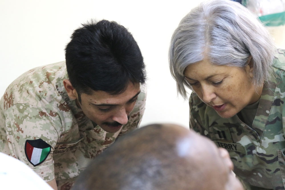 Kuwaiti Nurses Visit USMH-K