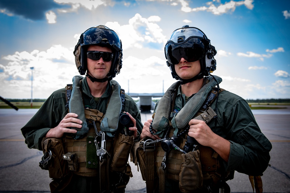 VMGR-234, VMM-764 conduct aerial refueling operation over Canada