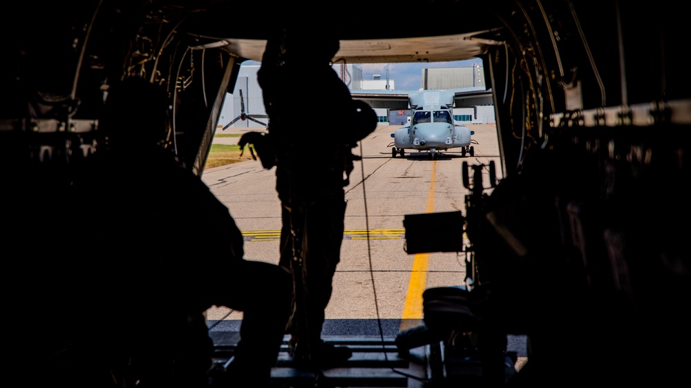 VMGR-234, VMM-764 conduct aerial refueling operation over Canada