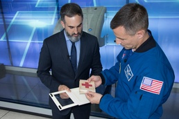 Army Astronaut to take WWII history to space