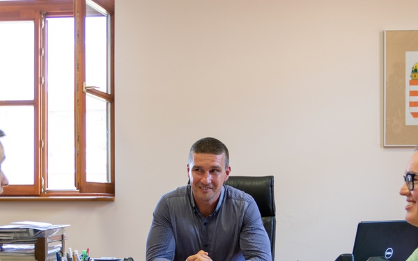 457th CA BN Meets Local Hungarian Key Leaders