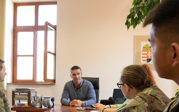 457th CA BN Meets Local Hungarian Key Leaders