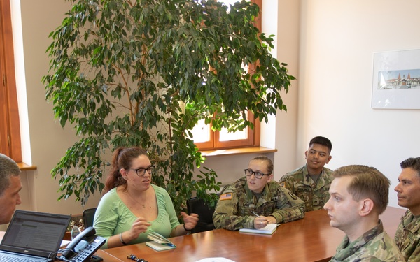 457th CA BN Meets Local Hungarian Key Leaders