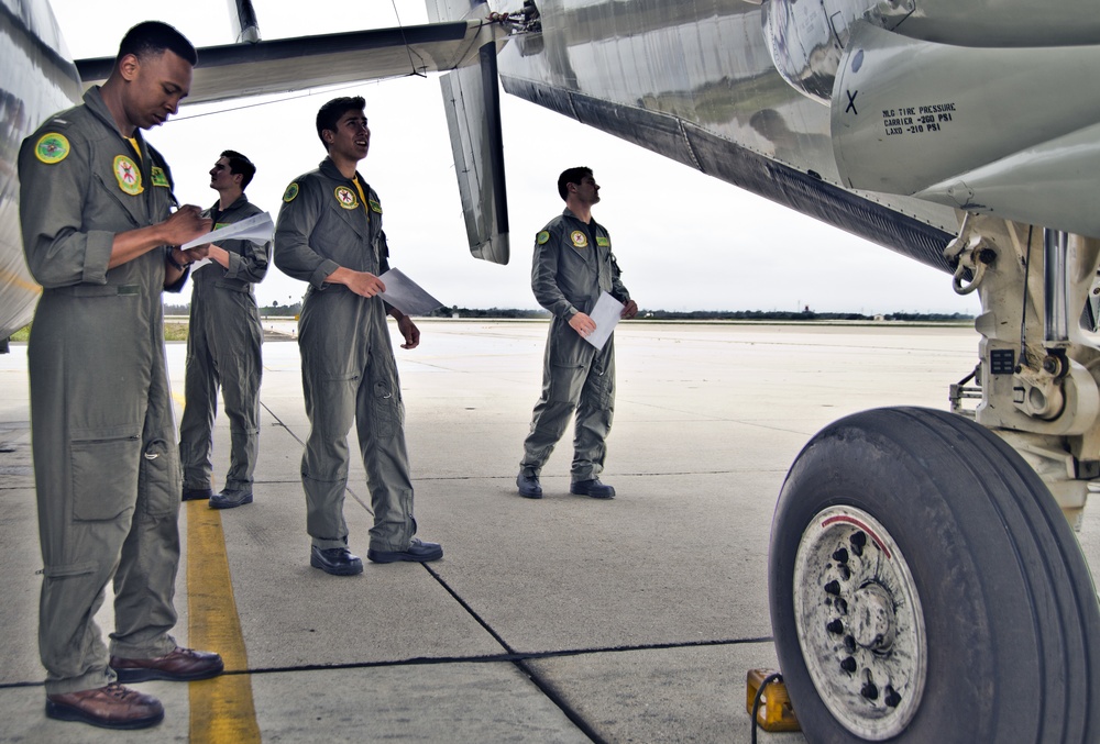 E-2C Hawkeye