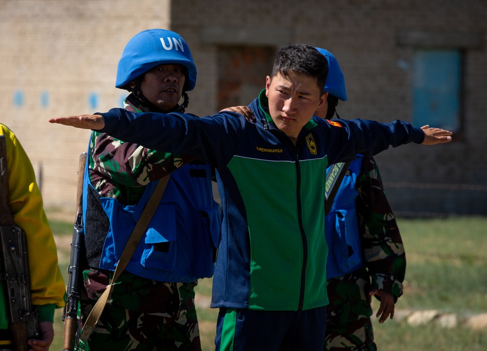 Indonesian airmen conduct peacekeeping checkpoint training