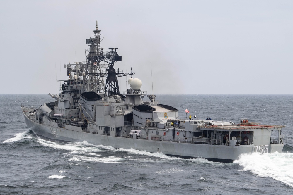 USS John P. Murtha PHOTOEX with Indian navy
