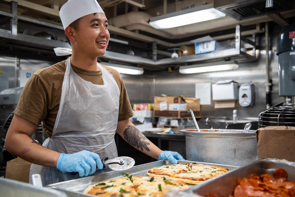 Sailors Make Pizza Aboard USS Harpers Ferry