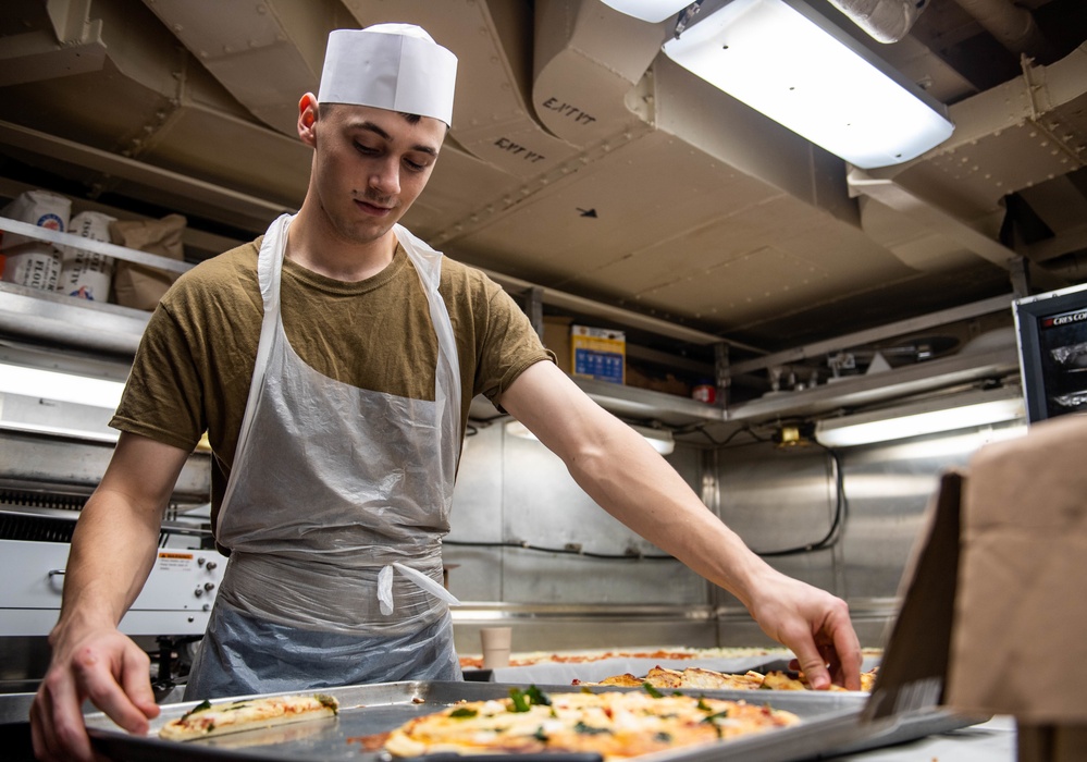 Sailors Make Pizza Aboard USS Harpers Ferry
