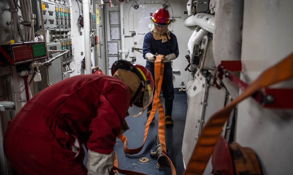 USS Harpers Ferry Conducts Damagae Control Training Exercise