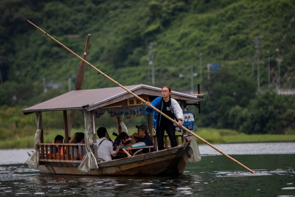 Air station families try Ukai