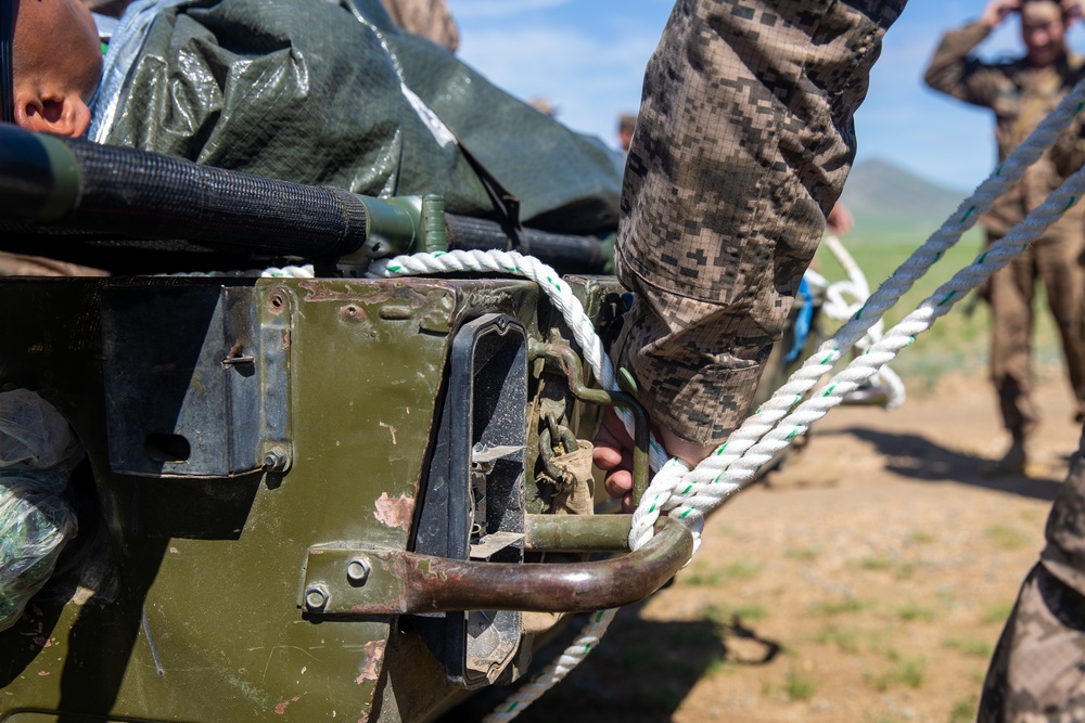 Mongolian Armed Forces train in casualty care