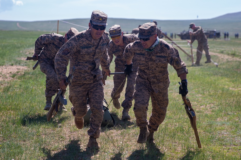 Mongolian Armed Forces train in casualty care