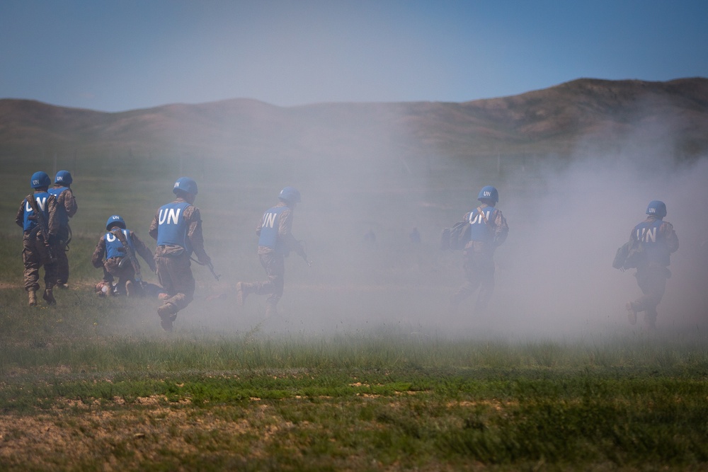 Mongolian Armed Forces train in casualty care