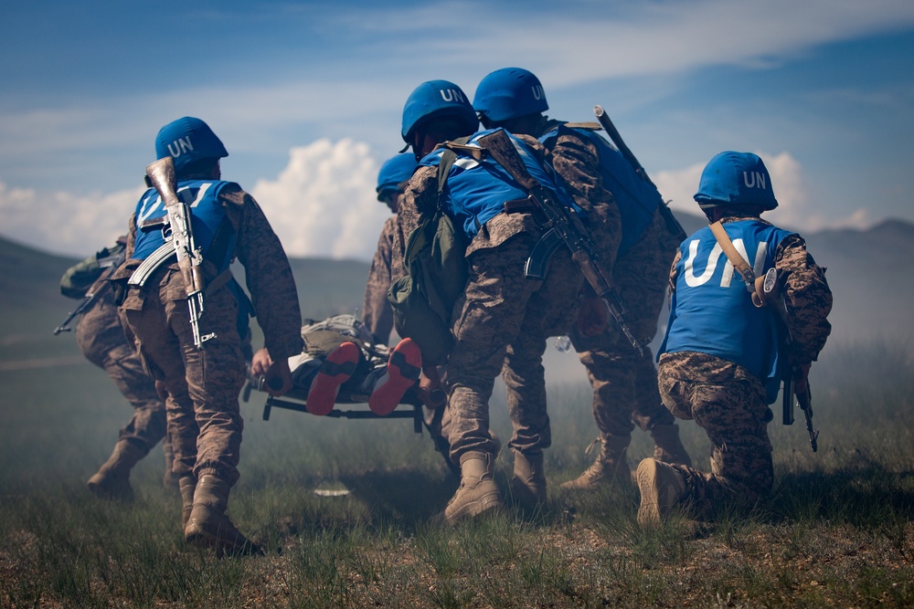 Mongolian Armed Forces train in casualty care