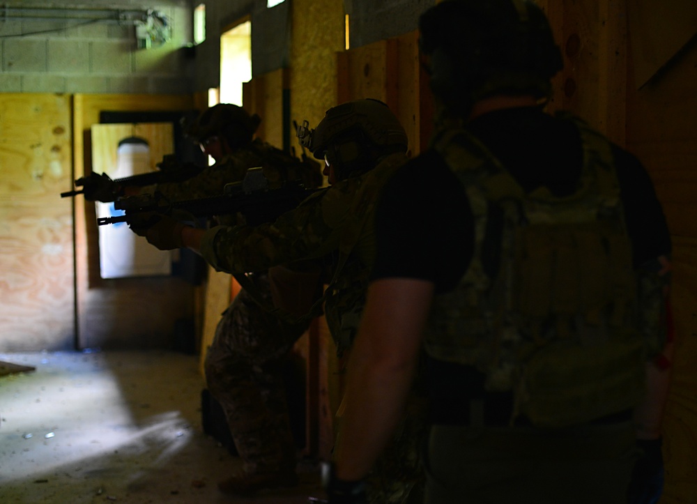 10th Special Forces Group conduct CQB training