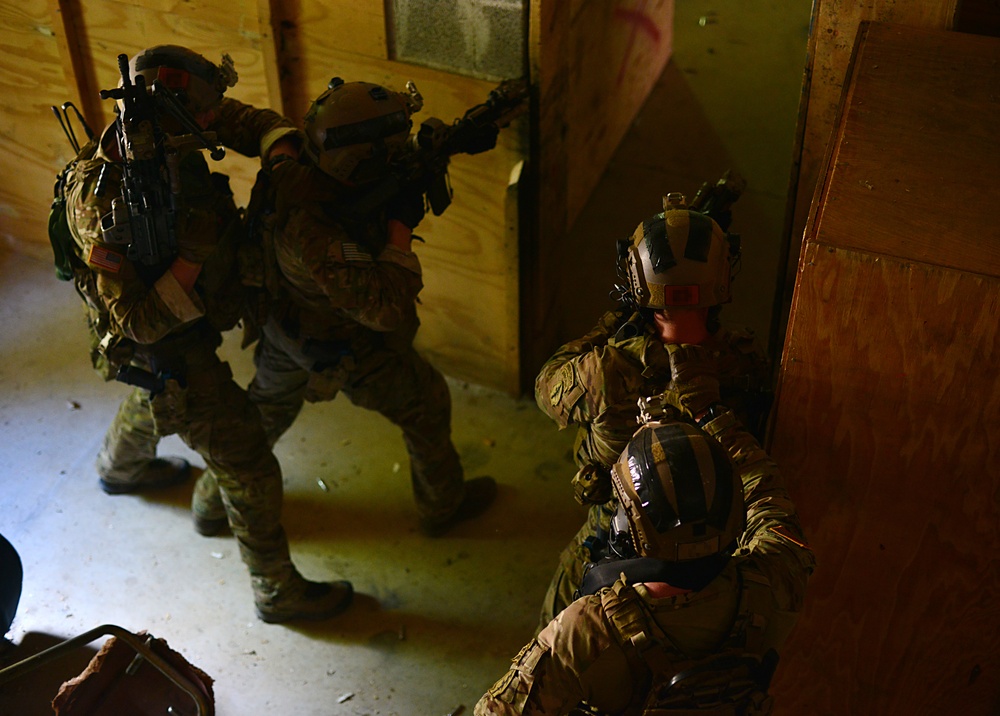 10th Special Forces Group conduct CQB training