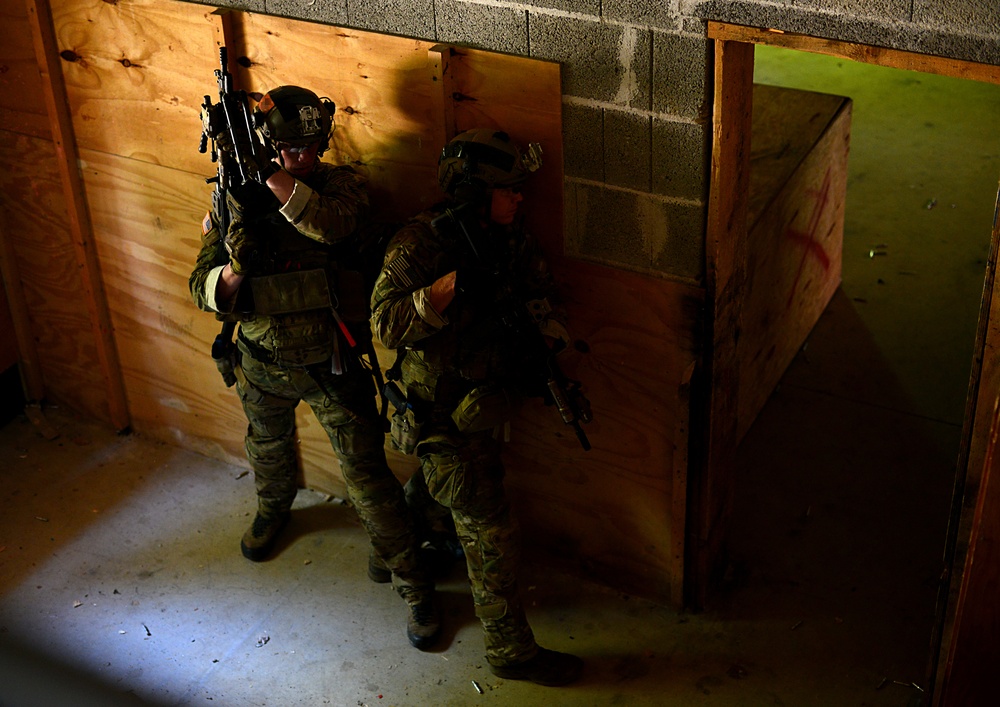 10th Special Forces Group conduct CQB training