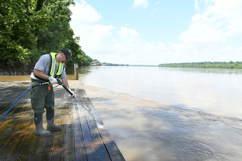 US Army Corps of Engineers Park Rangers Clean Up Boat Ramp at Pendleton Bend