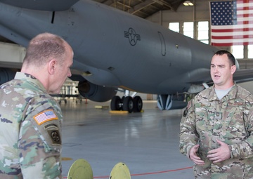 USTRANSCOM commander visits Team MacDill