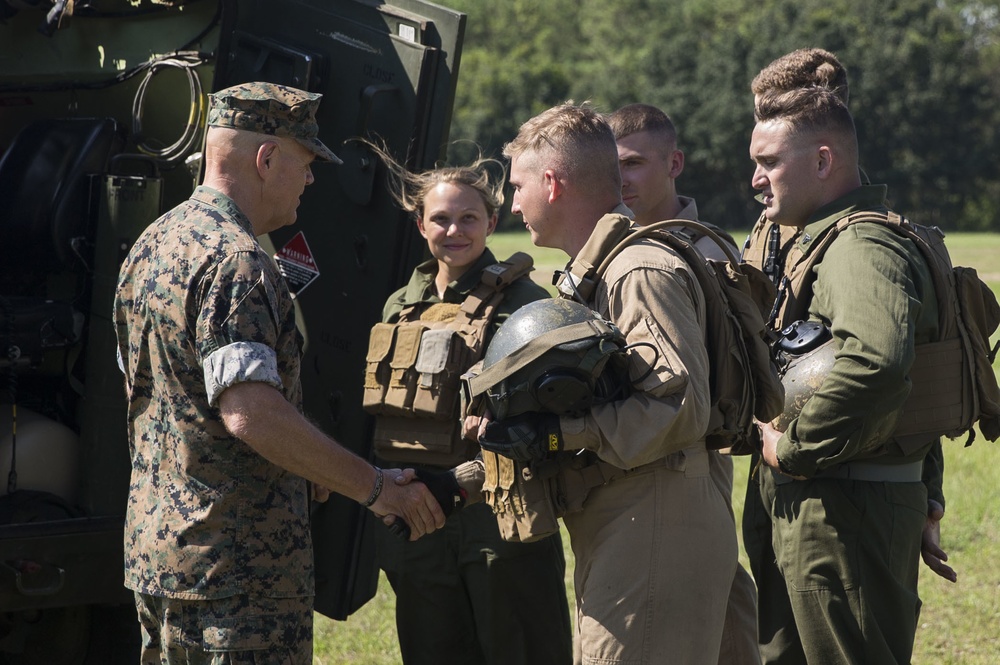 Commandant visits exercise JOIA